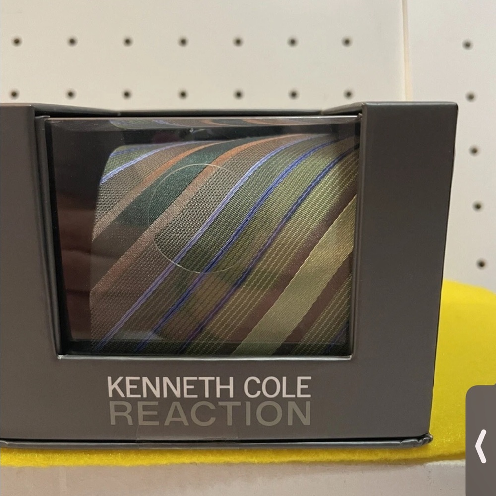 Kenneth Cole Reaction Men's Green & Brown Striped Tie